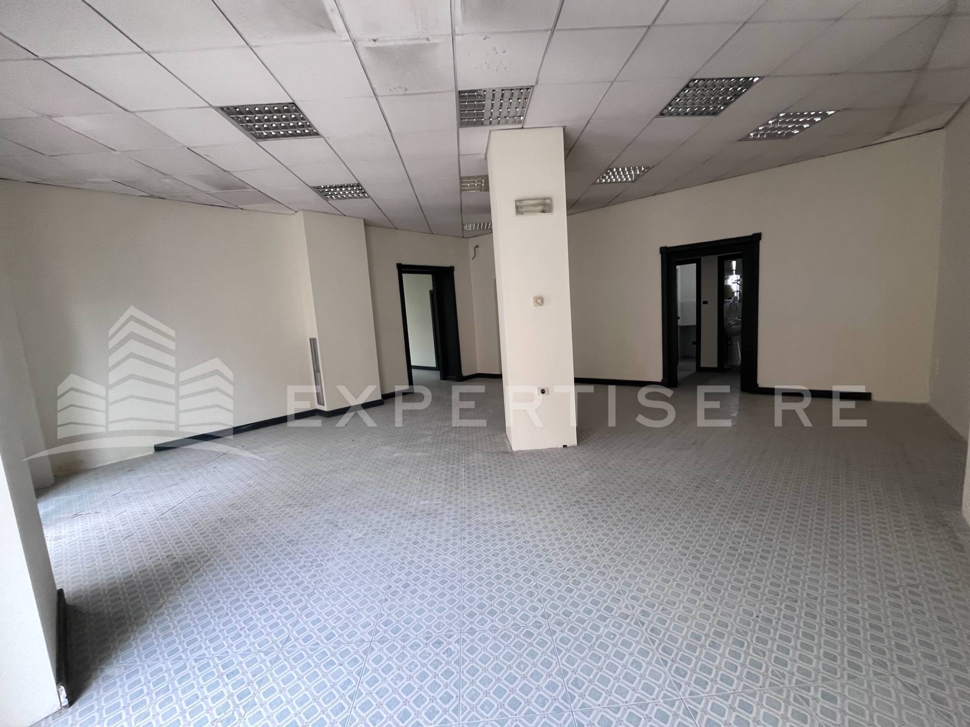 Locale commerciale in vendita a Montemaggiore Belsito