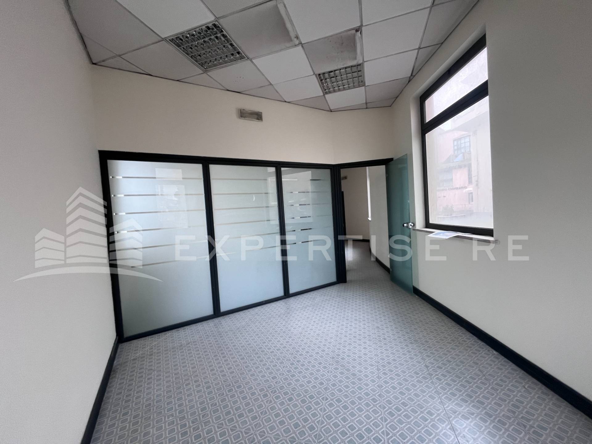 Locale commerciale in vendita a Montemaggiore Belsito