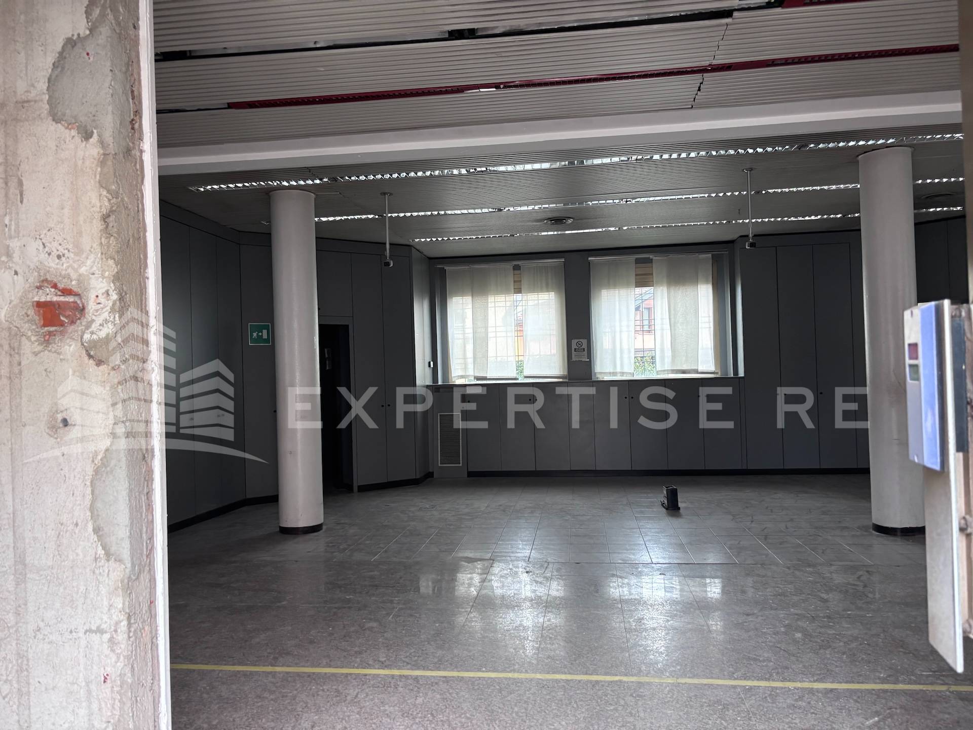 Locale commerciale in vendita a Rovellasca