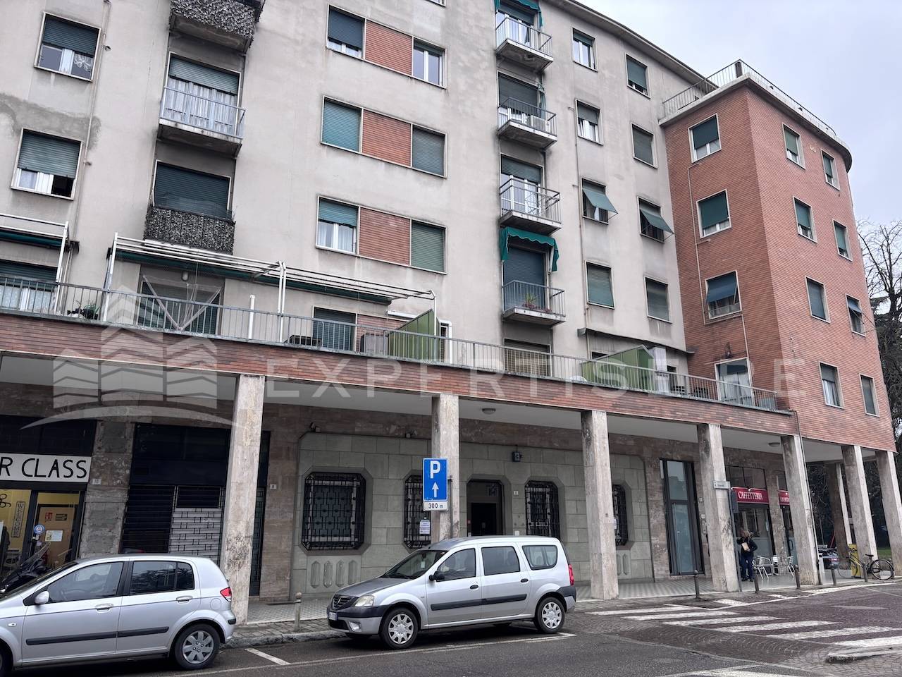 Locale commerciale in vendita a Cabiate