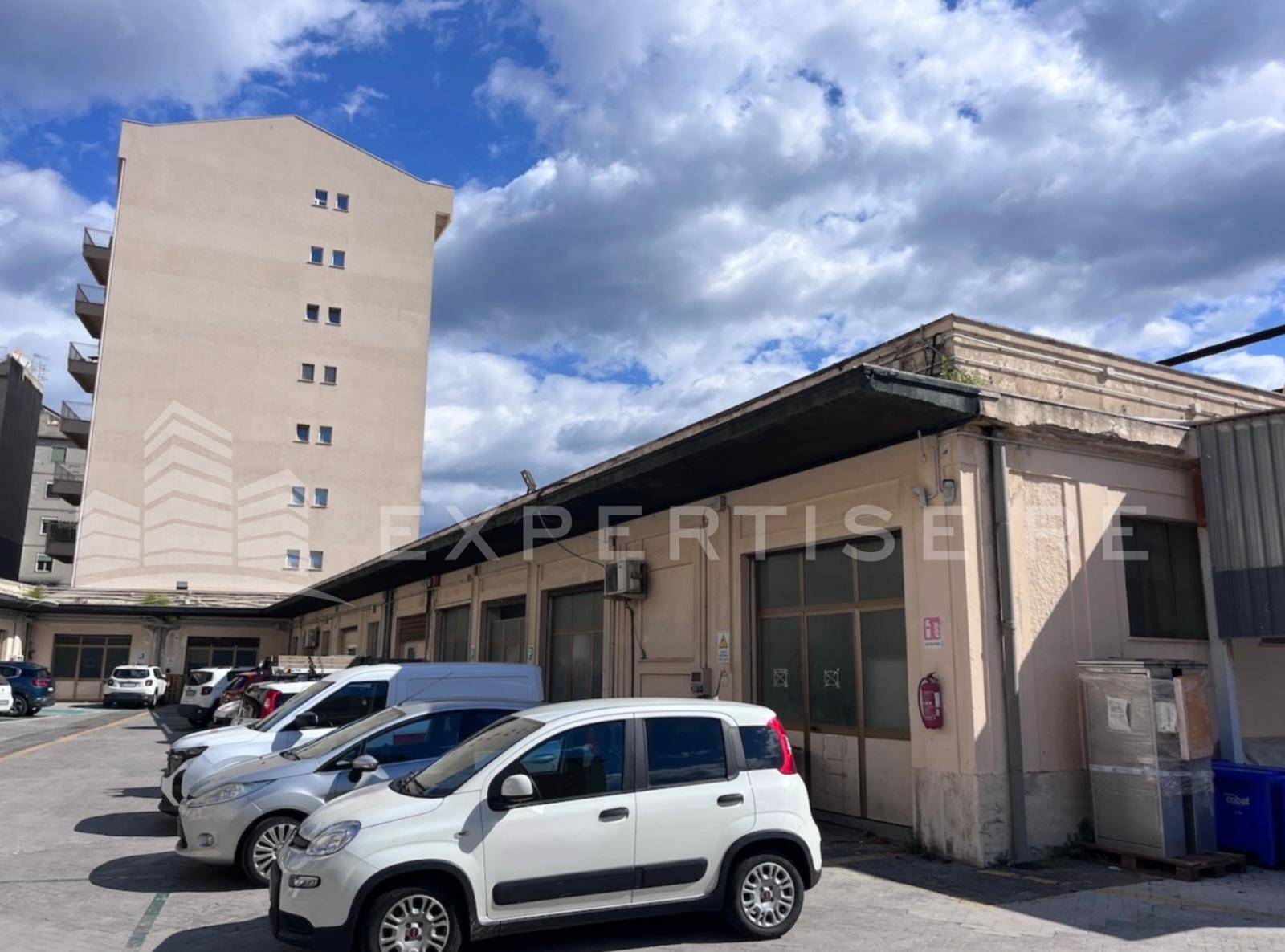 Industriali a reddito in vendita a Messina, Centro