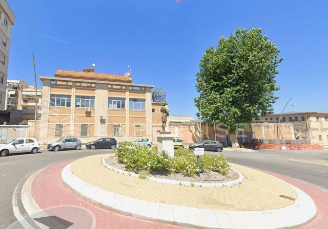 Industriali a reddito in vendita a Messina, Centro