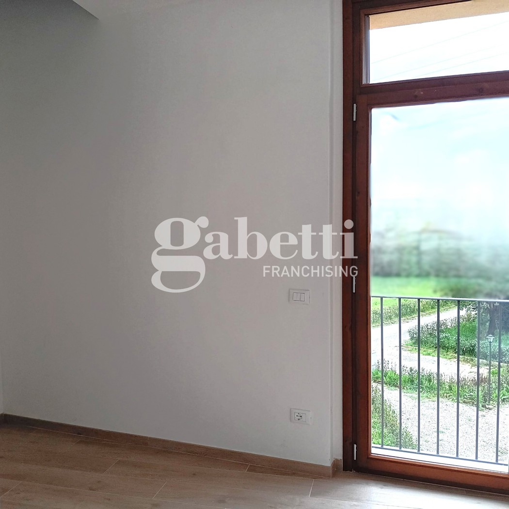 Quadrilocale con giardino a Scandicci