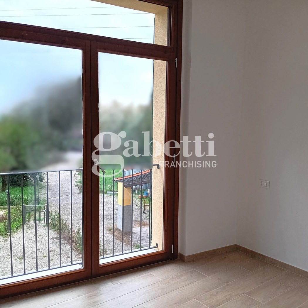 Quadrilocale con giardino a Scandicci