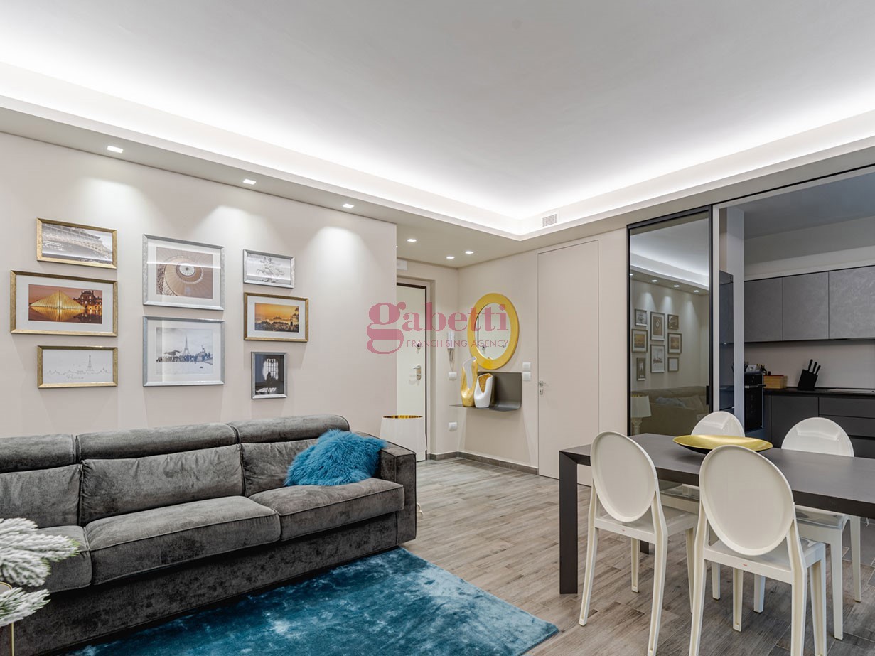 Trilocale con box a Firenze