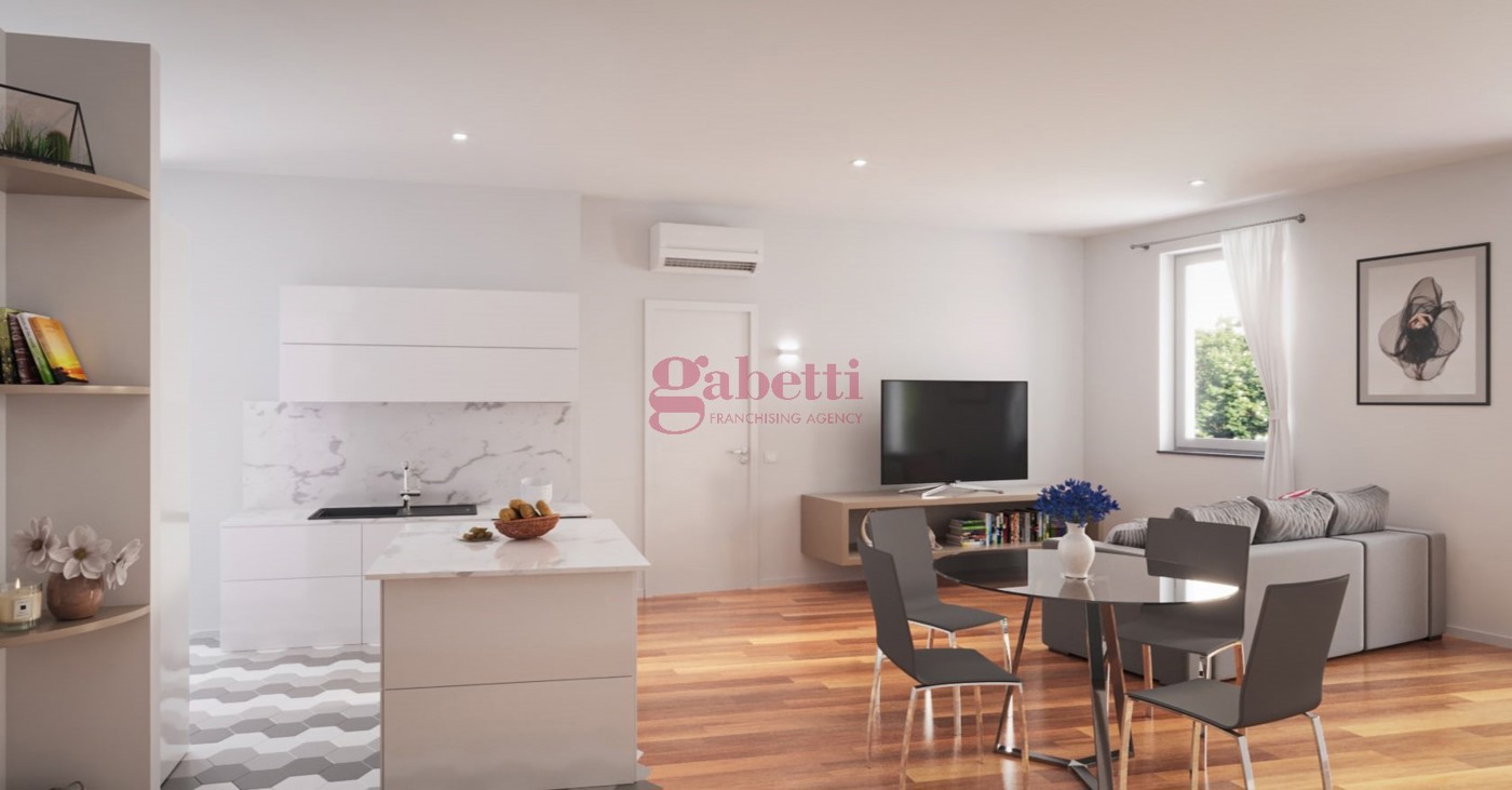 Trilocale con box a Firenze