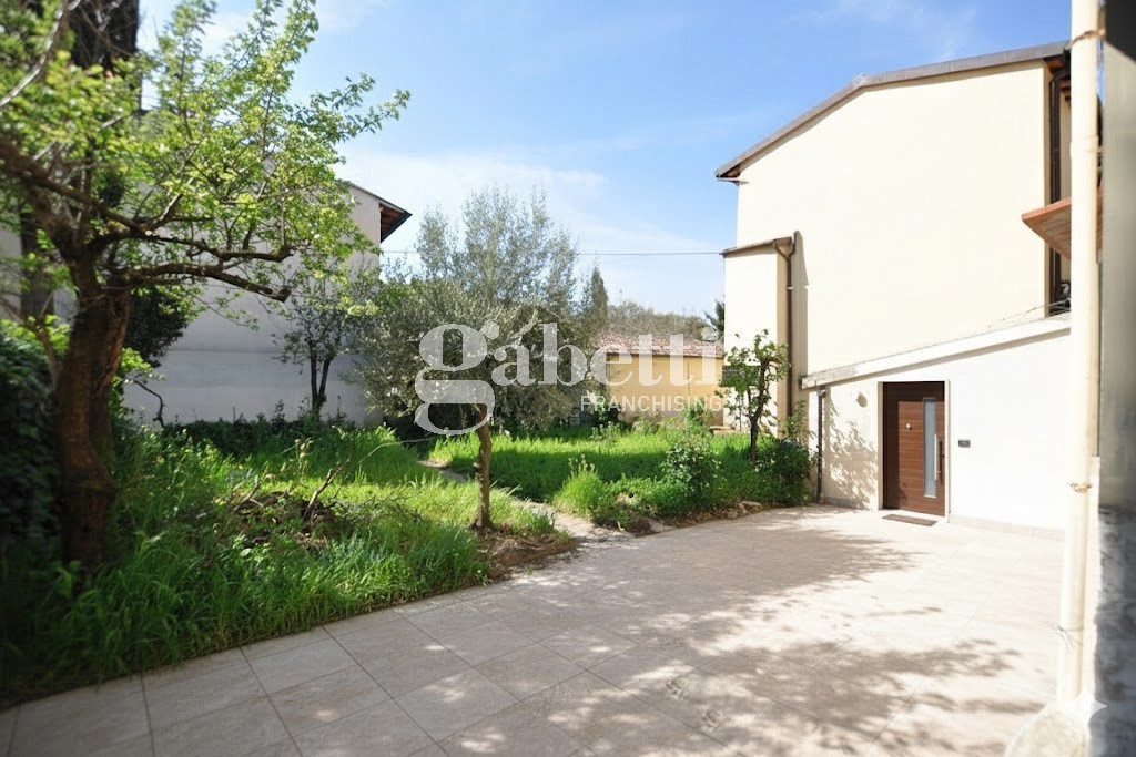 Appartamento con giardino a Firenze
