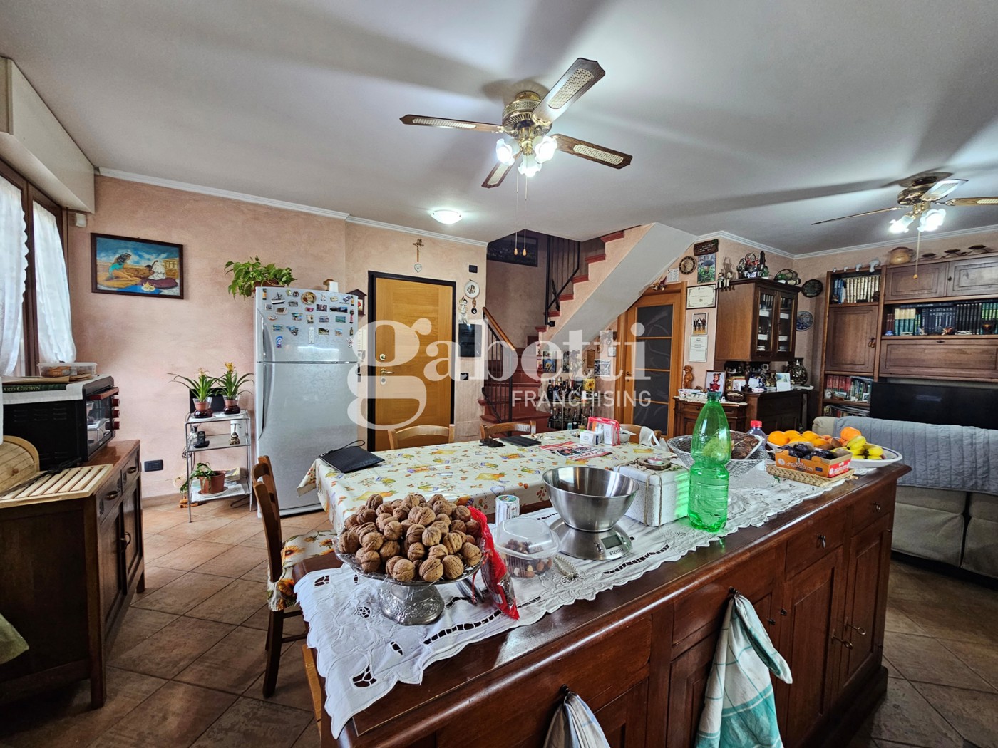 Appartamento con box a Scandicci