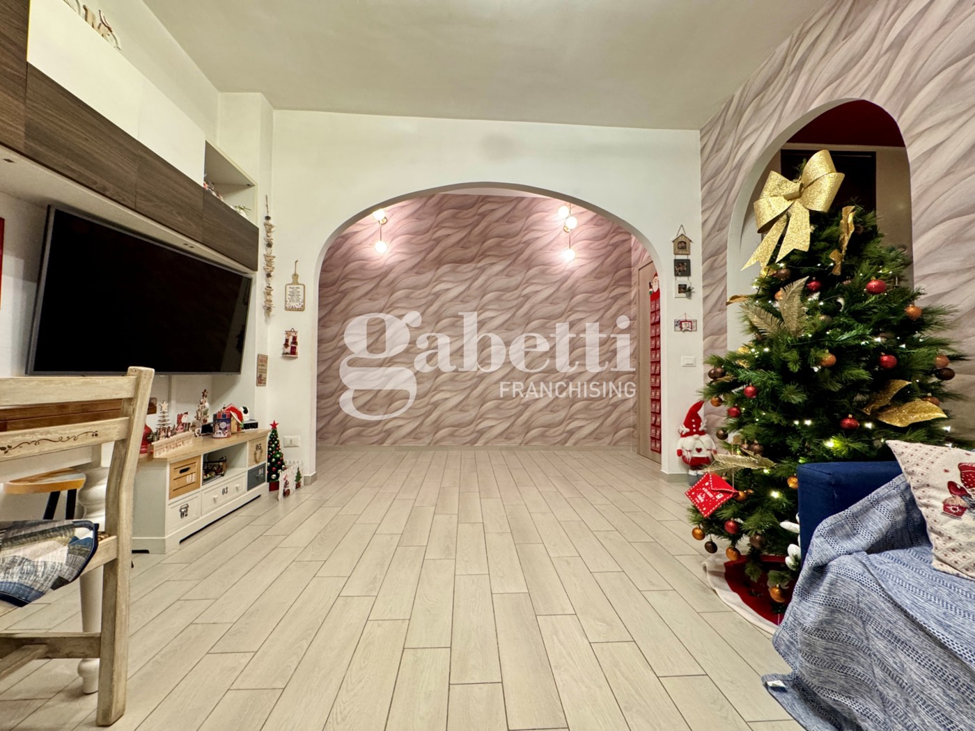 Quadrilocale con box a Scandicci