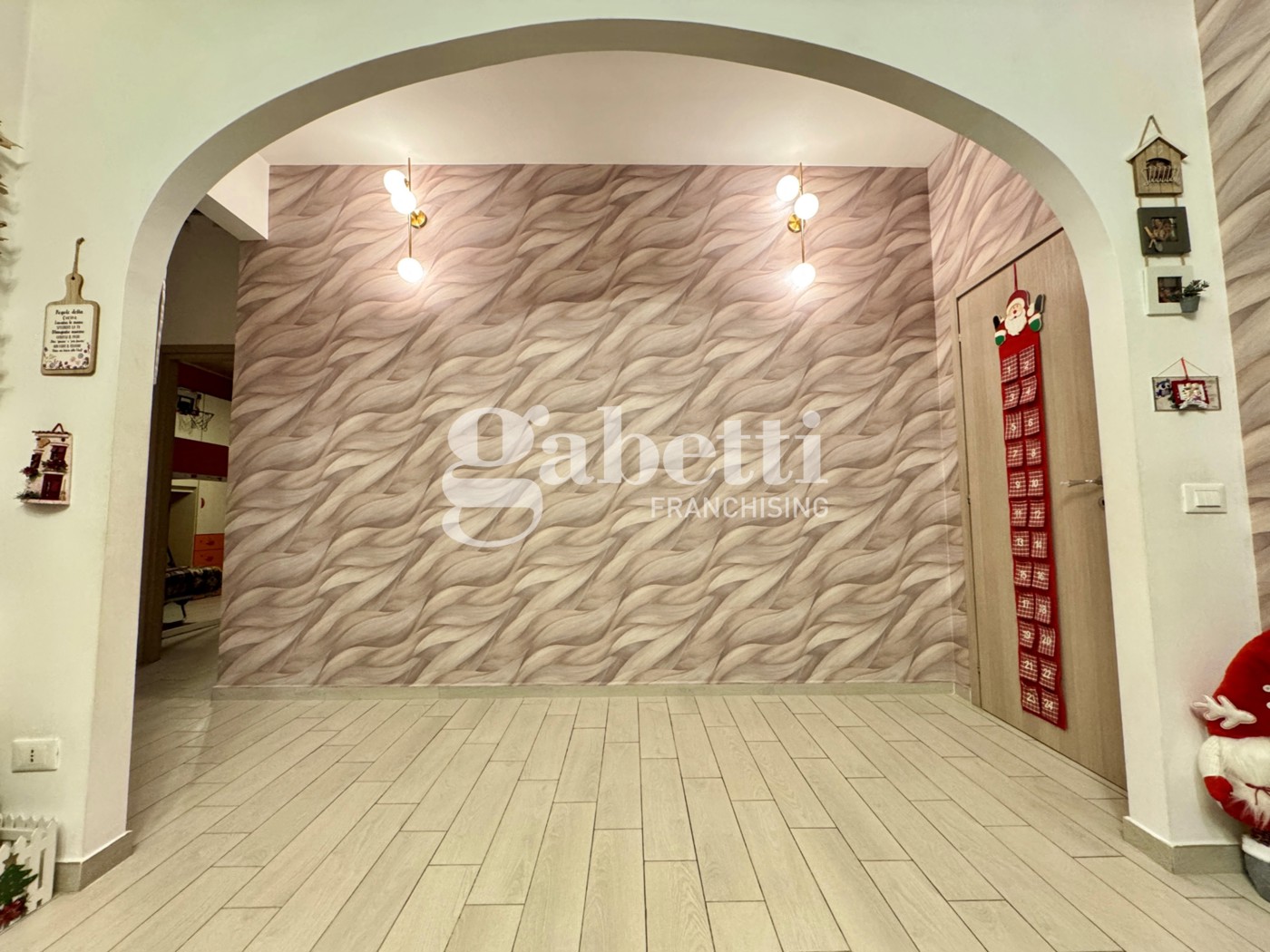 Quadrilocale con box a Scandicci