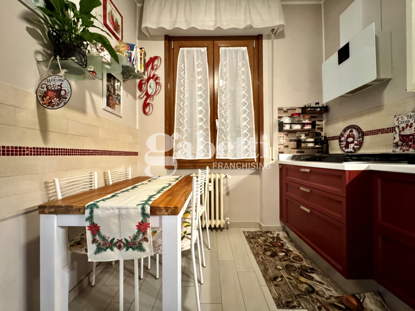 Quadrilocale con box a Scandicci