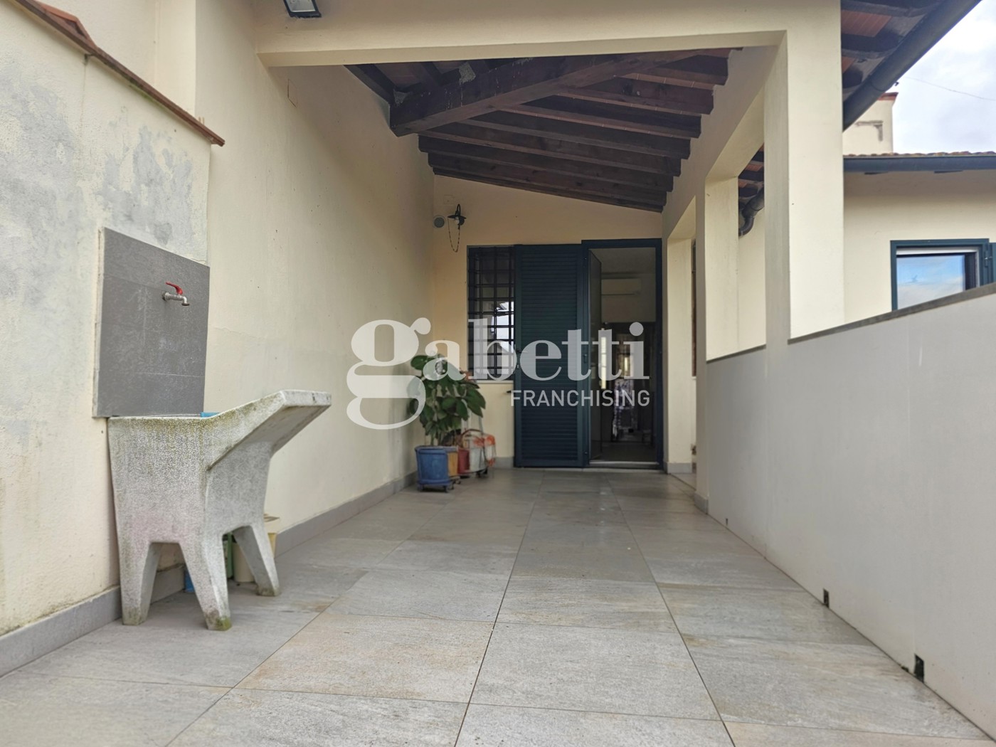 Appartamento con box a Firenze