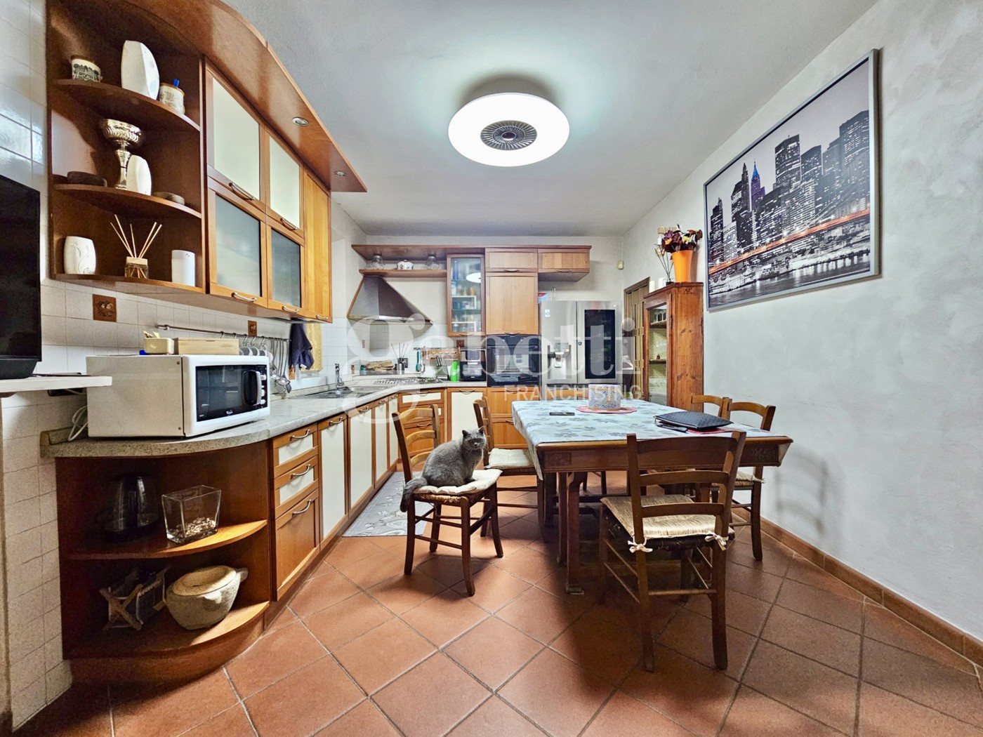 Quadrilocale con giardino a Scandicci