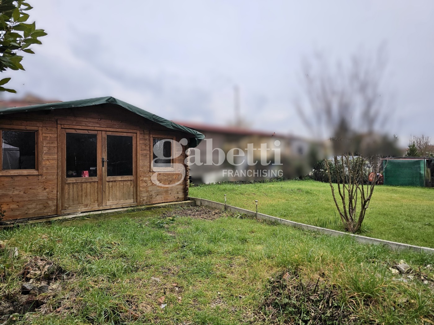 Quadrilocale con giardino a Scandicci