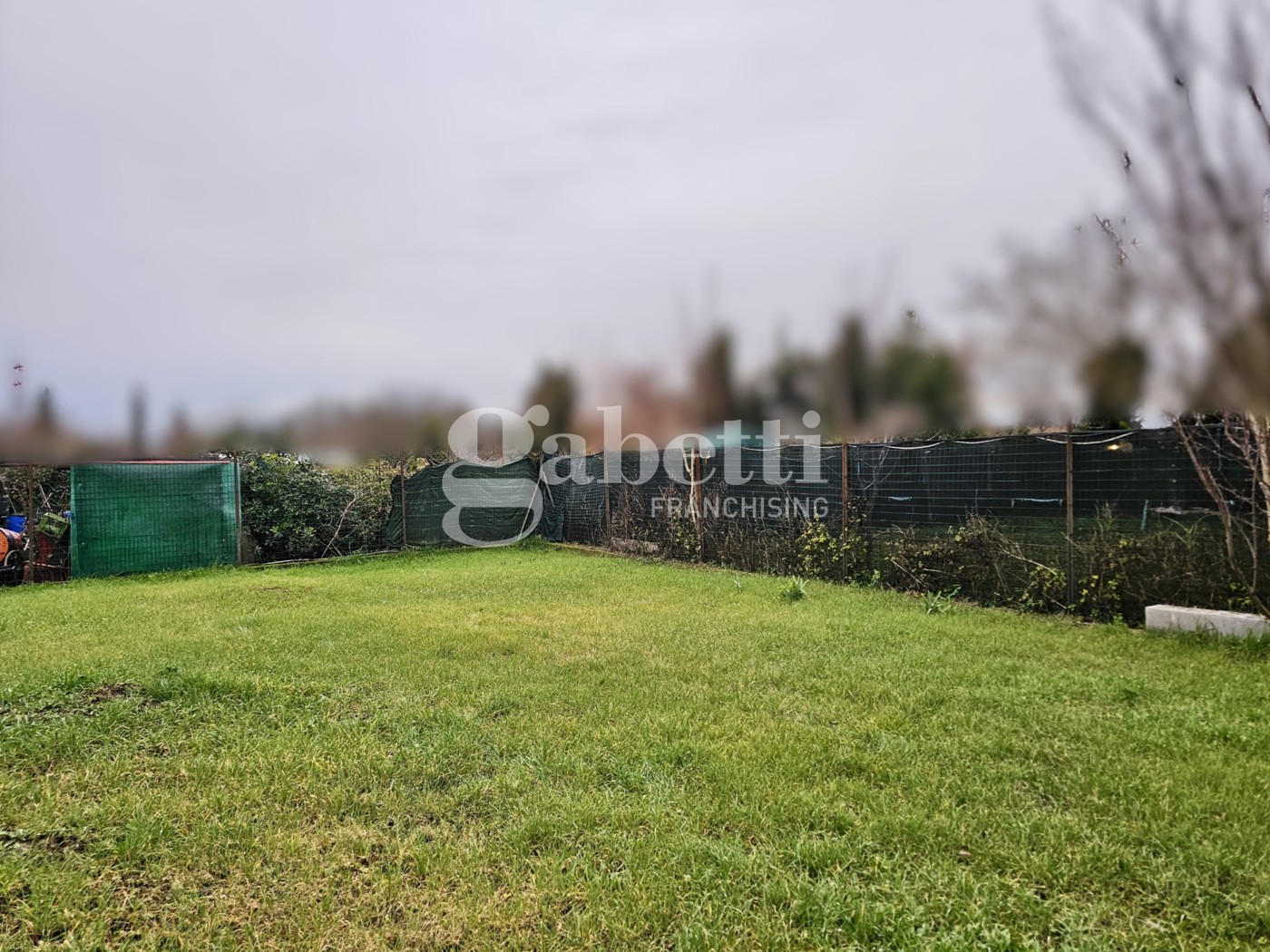 Quadrilocale con giardino a Scandicci