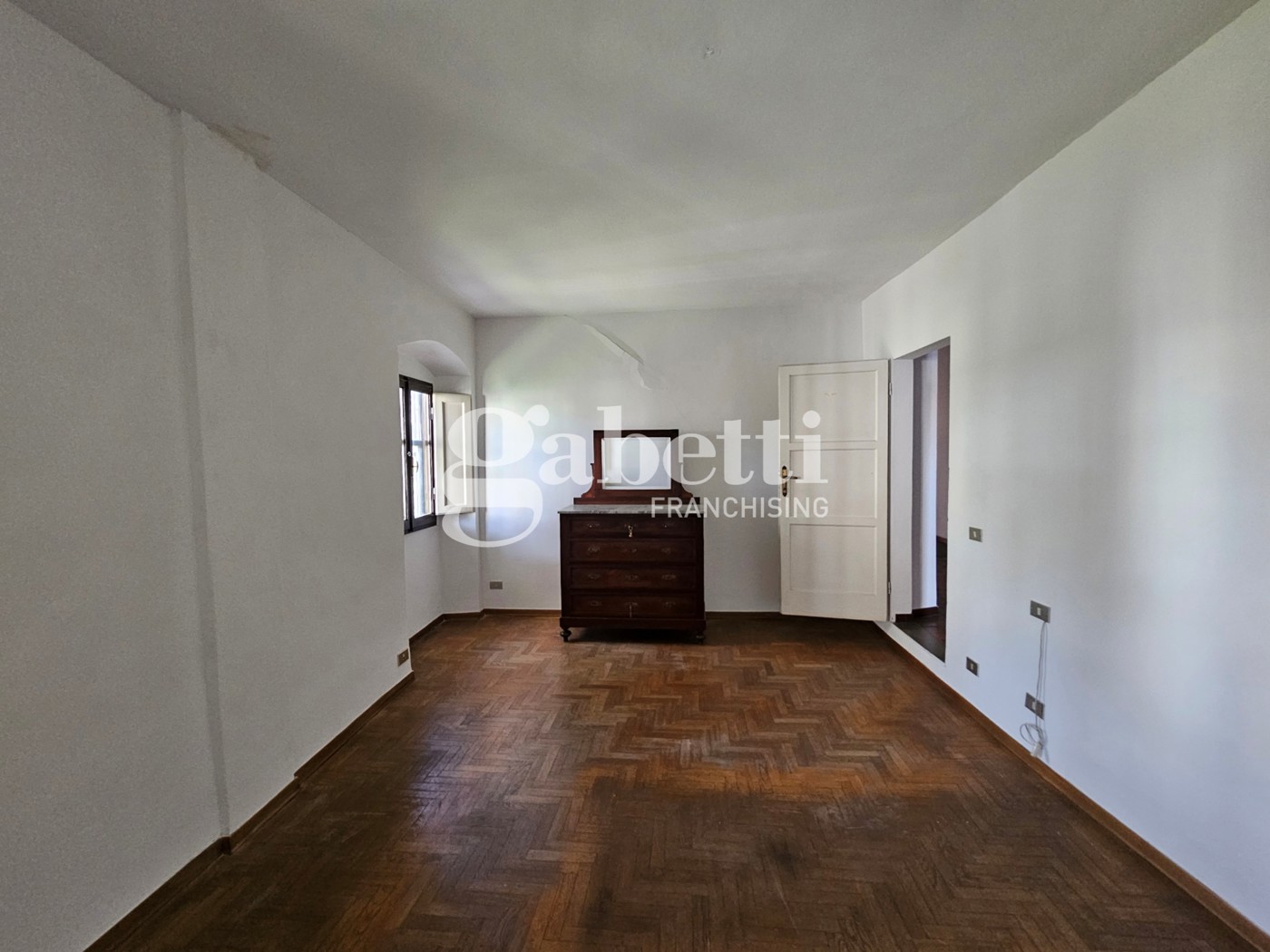 Appartamento da ristrutturare a Scandicci