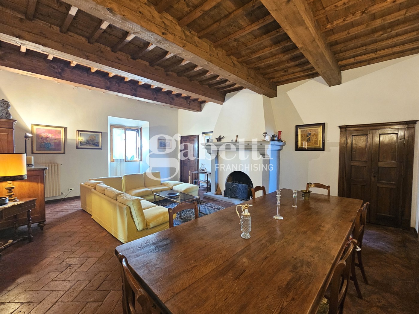 Appartamento con giardino a Scandicci