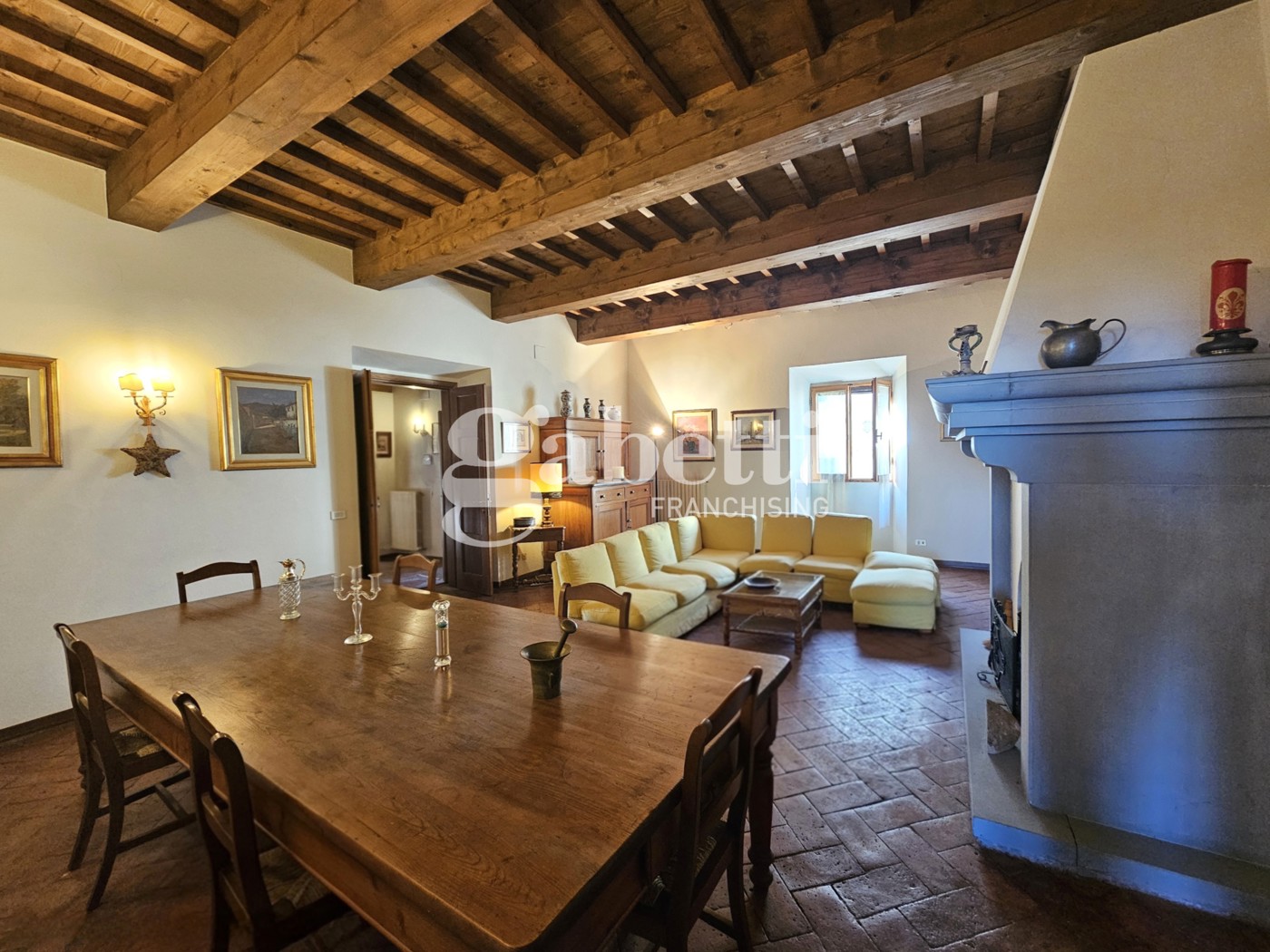 Appartamento con giardino a Scandicci