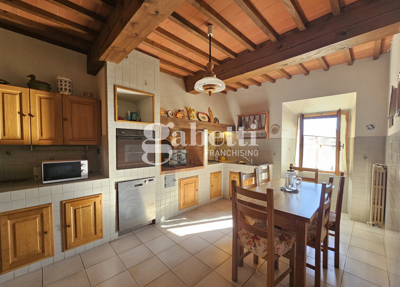 Appartamento con giardino a Scandicci