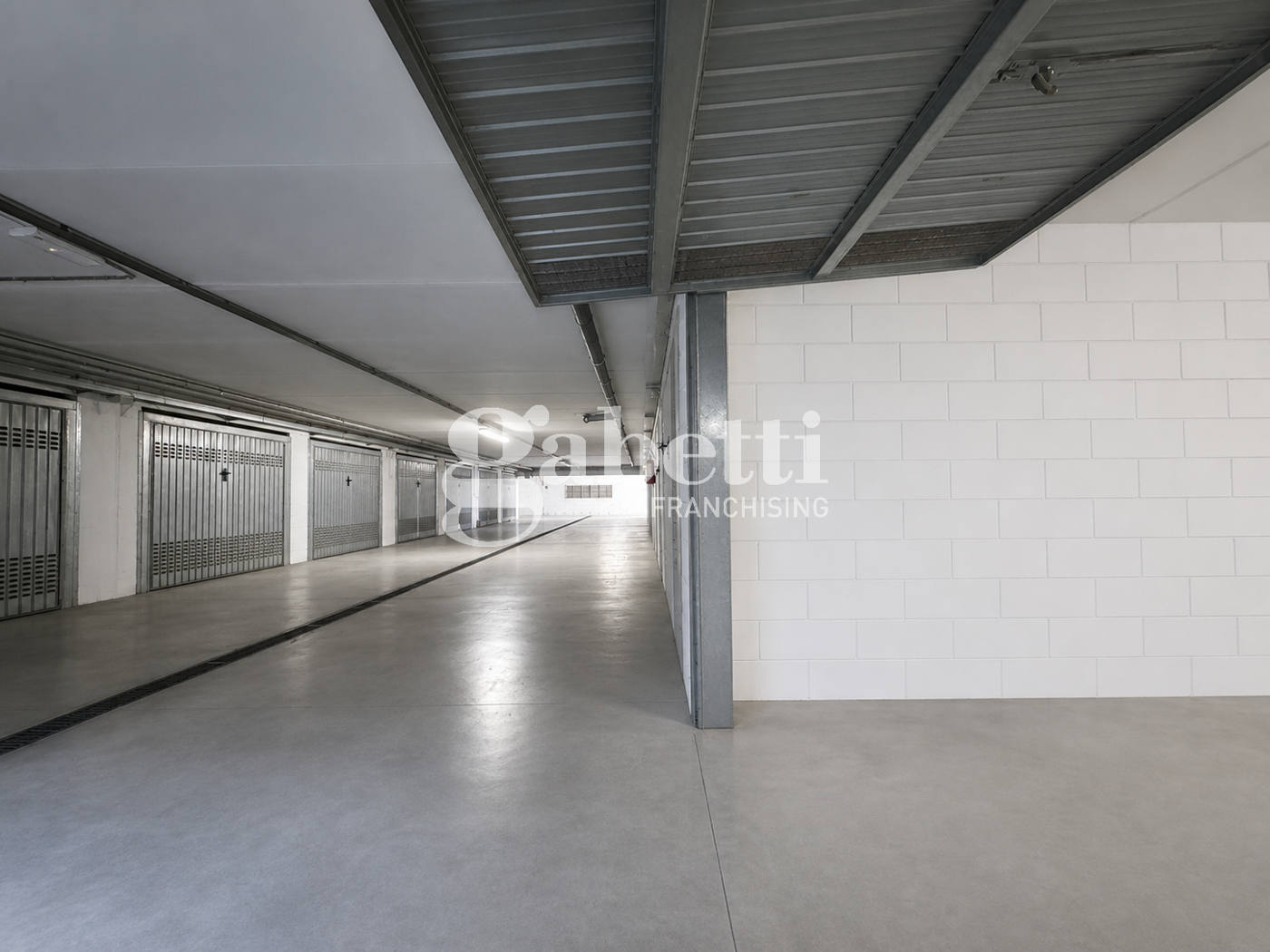 Box/Garage 18mq in vendita a Scandicci