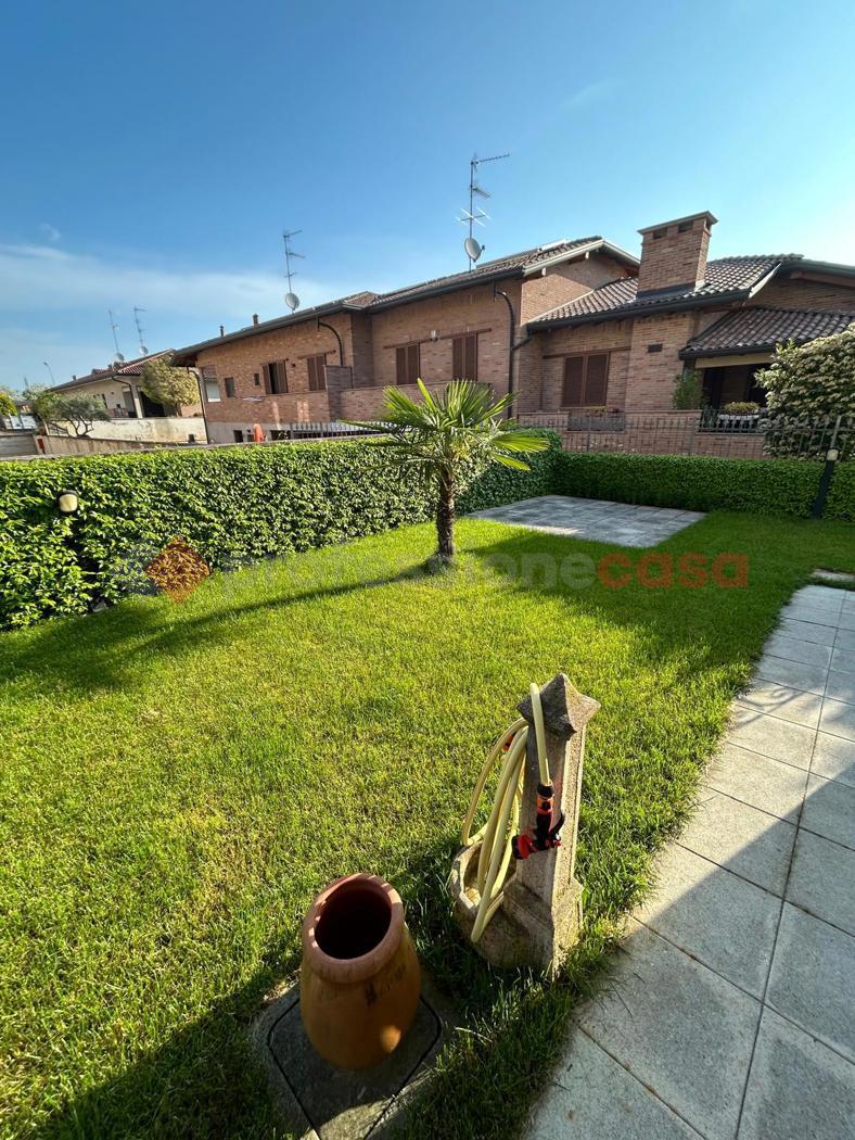 Trilocale con giardino a Dairago