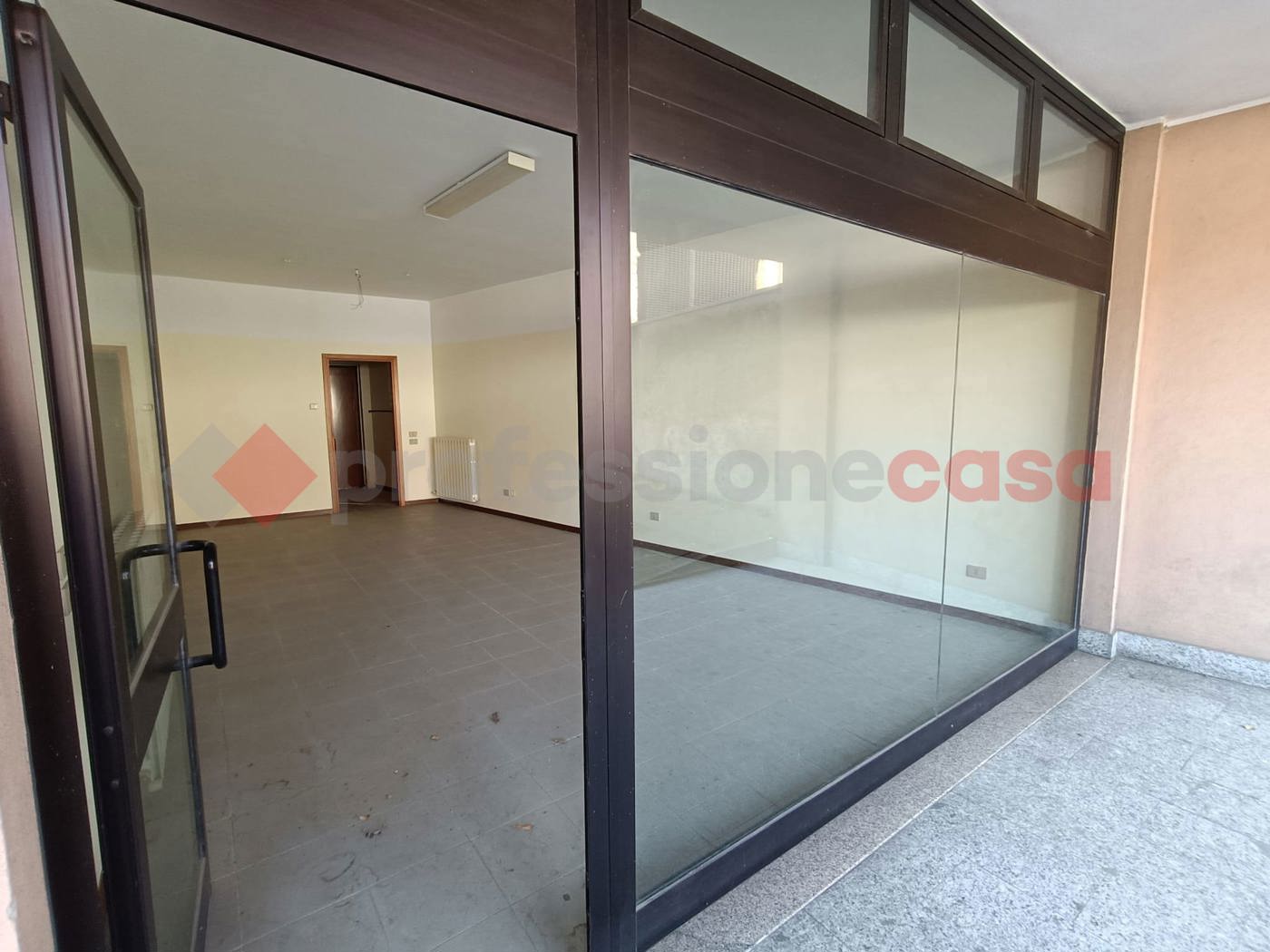 Negozio in vendita a Busto Garolfo