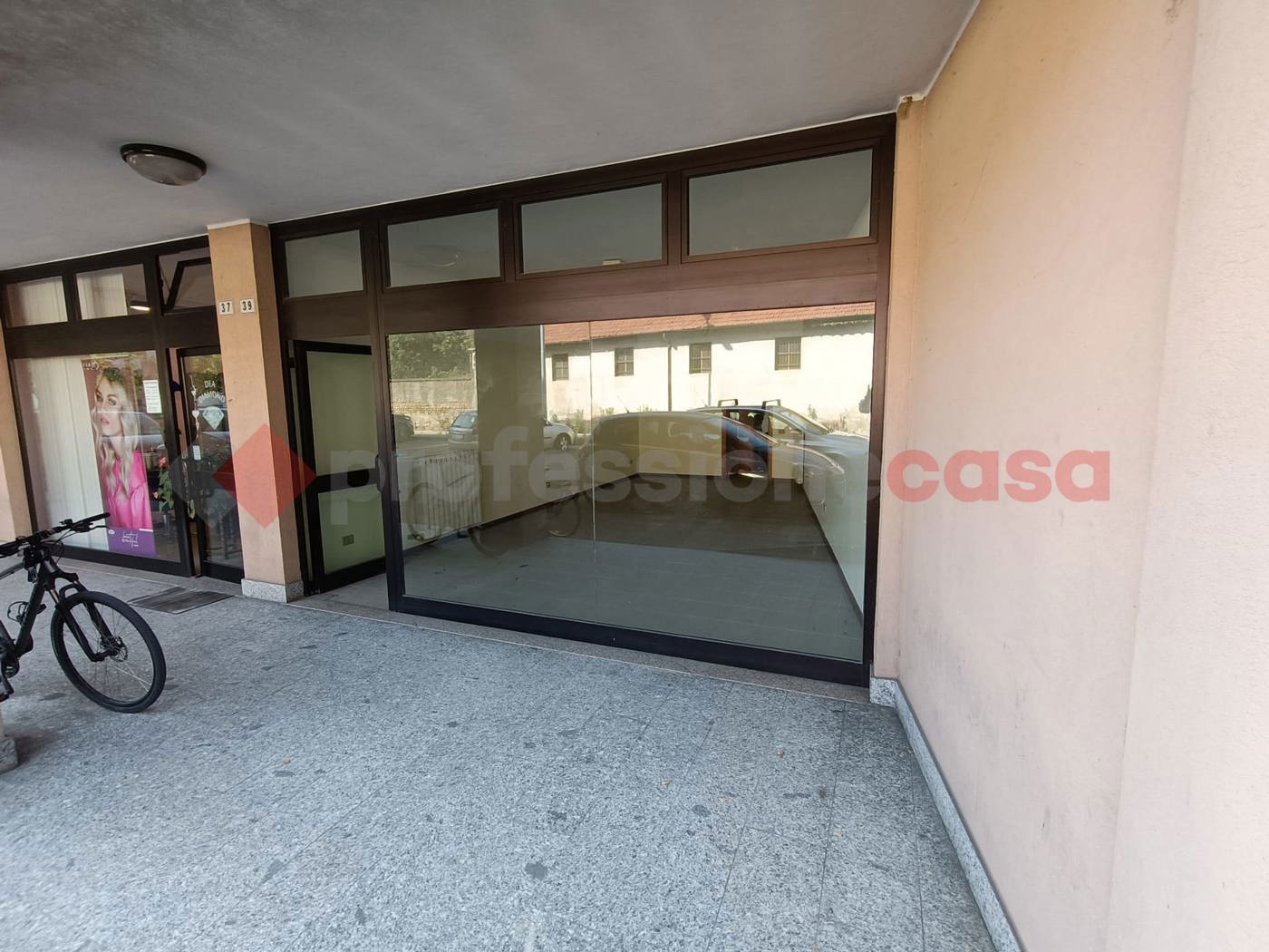 Negozio in vendita a Busto Garolfo