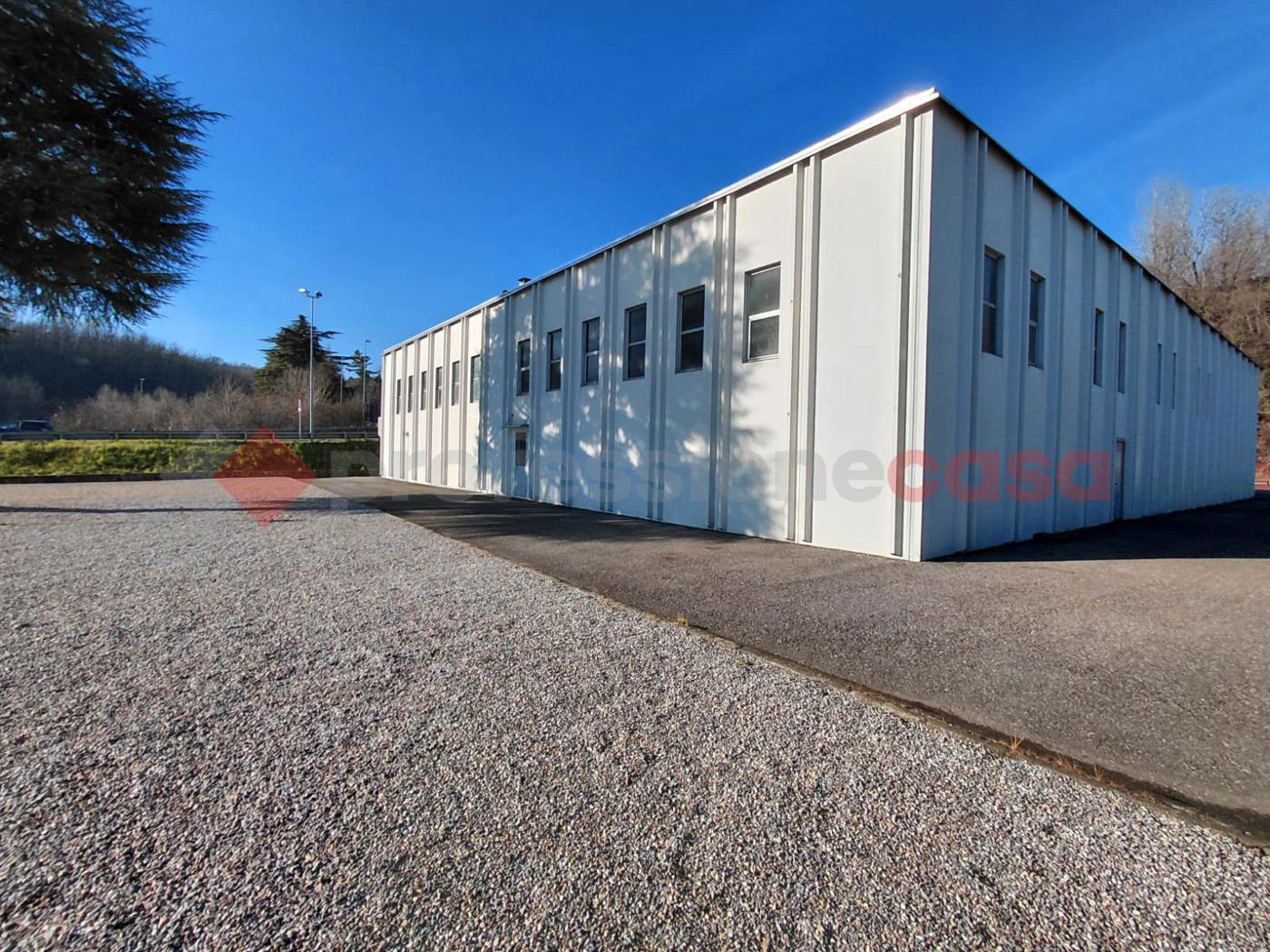 Capannone in affitto a Lozza