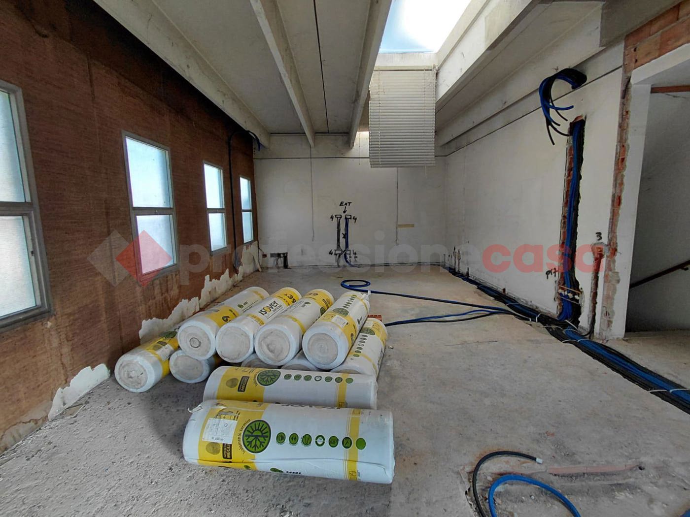 Capannone in affitto a Lozza