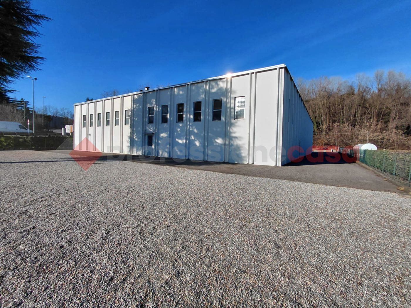 Capannone in affitto a Lozza