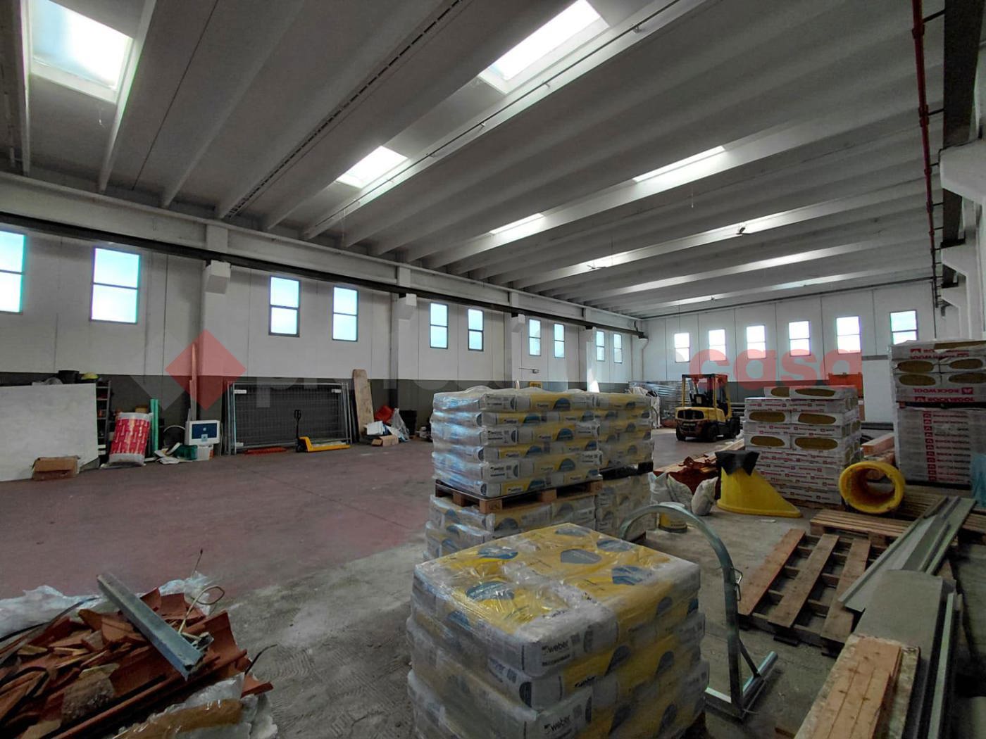 Capannone in affitto a Lozza