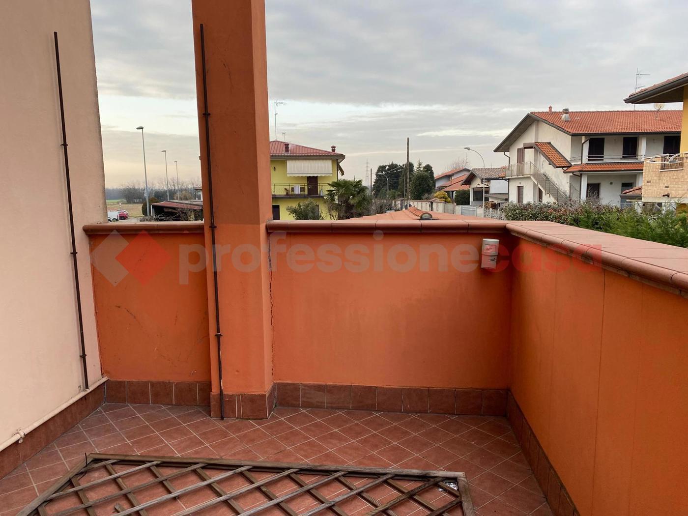 Bilocale arredato in affitto a Dairago