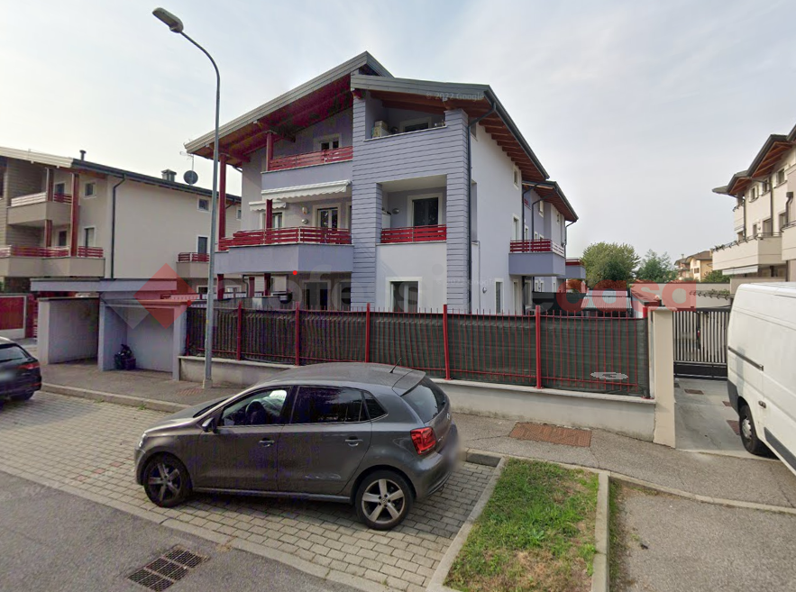 Box/Garage 17mq in vendita a Dairago