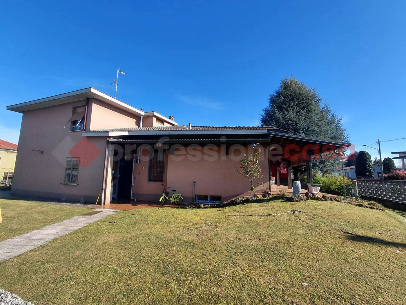 Villa con giardino a Villa Cortese