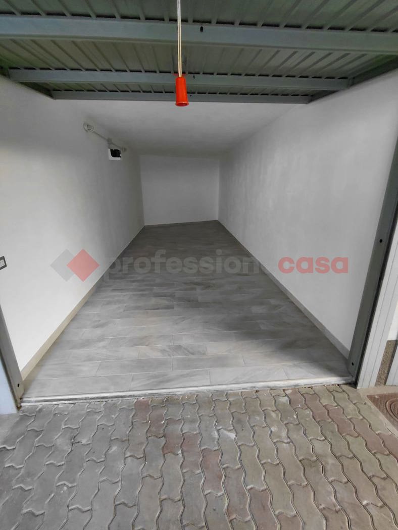 Box/Garage 21mq in affitto a Busto Garolfo