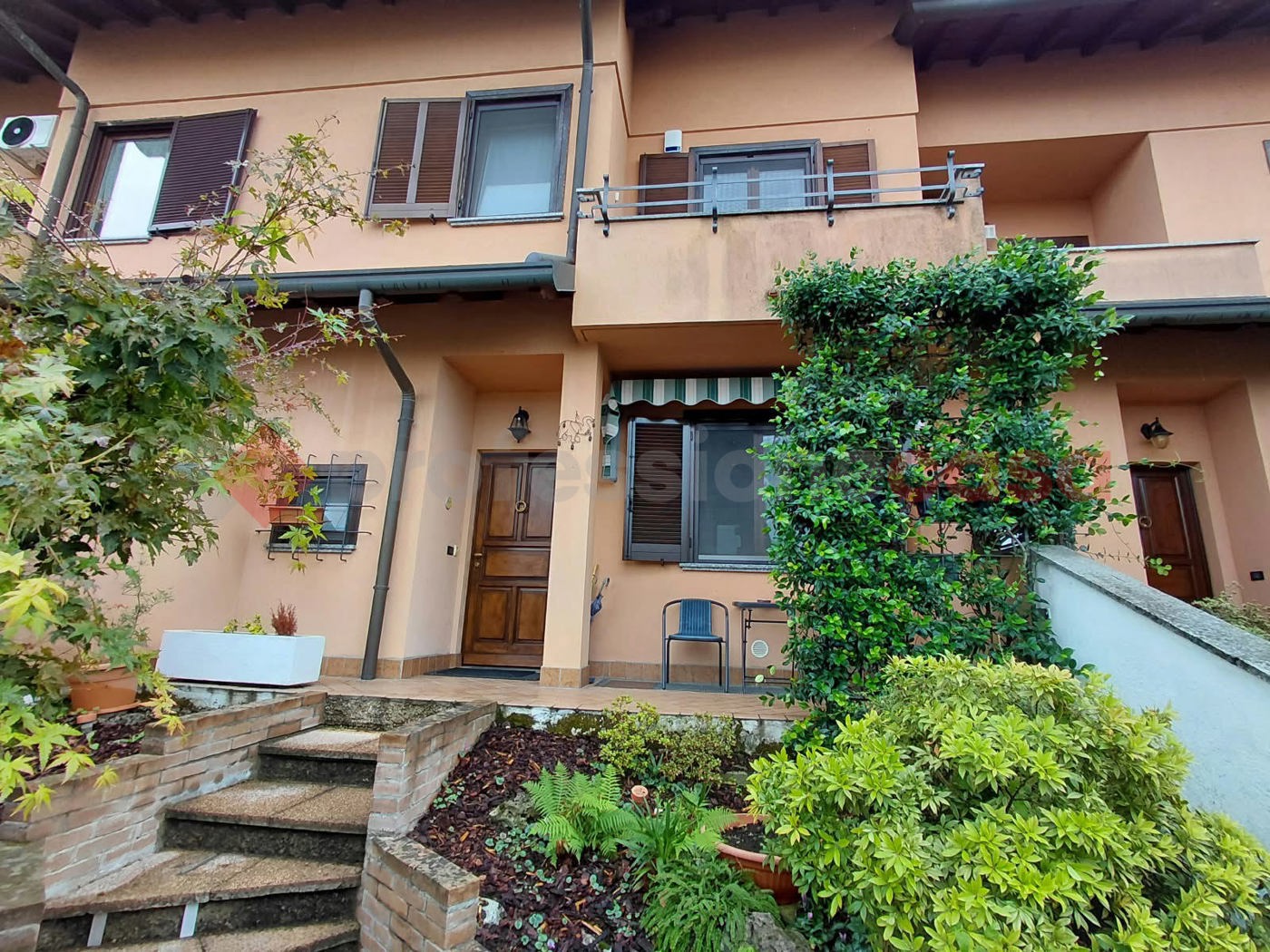 Villa con giardino a Arconate