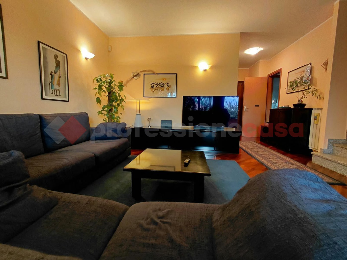 Villa con giardino a Arconate