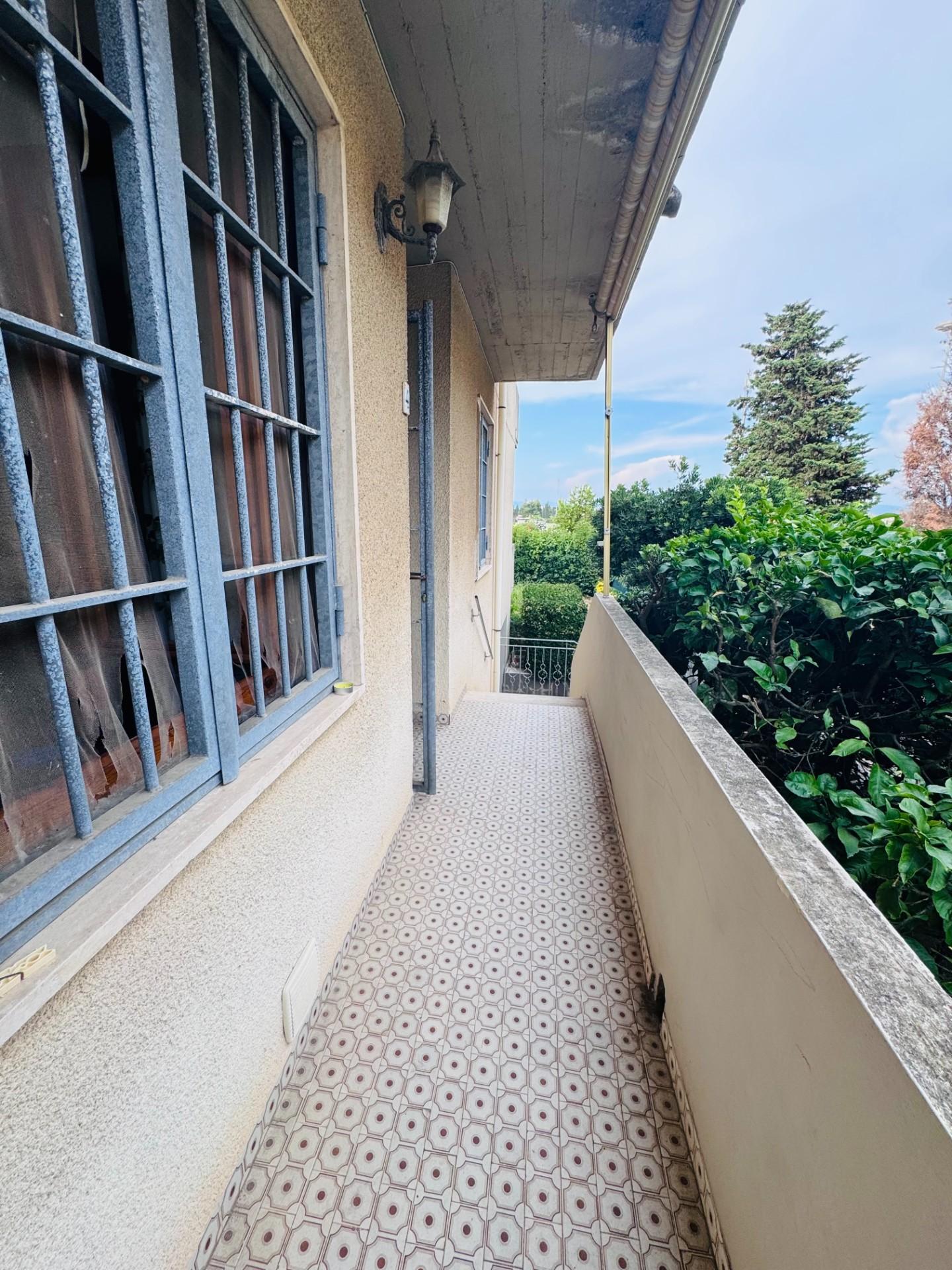 Trilocale con giardino, Cecina marina