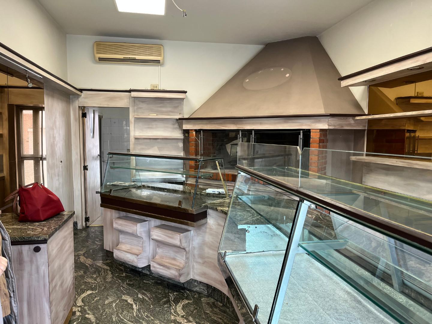 Locale commerciale in affitto, Cascina san prospero navacchio