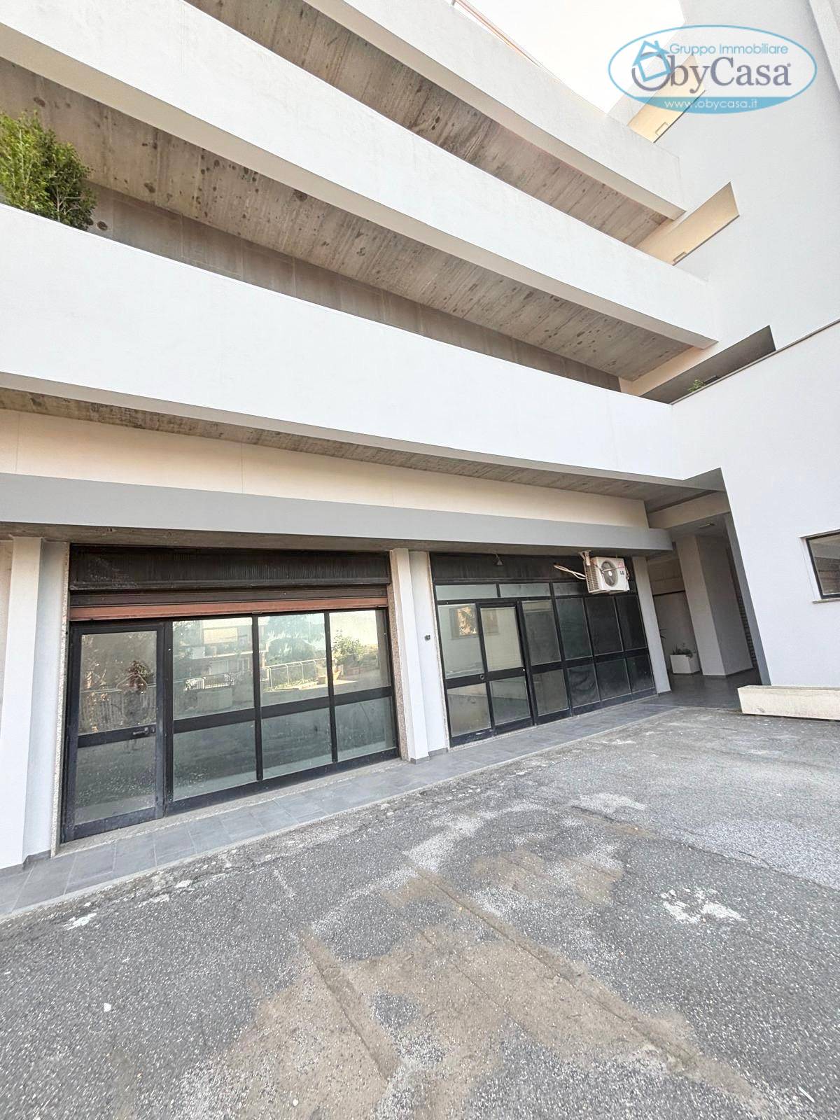 Locale commerciale in vendita a Roma, Portuense