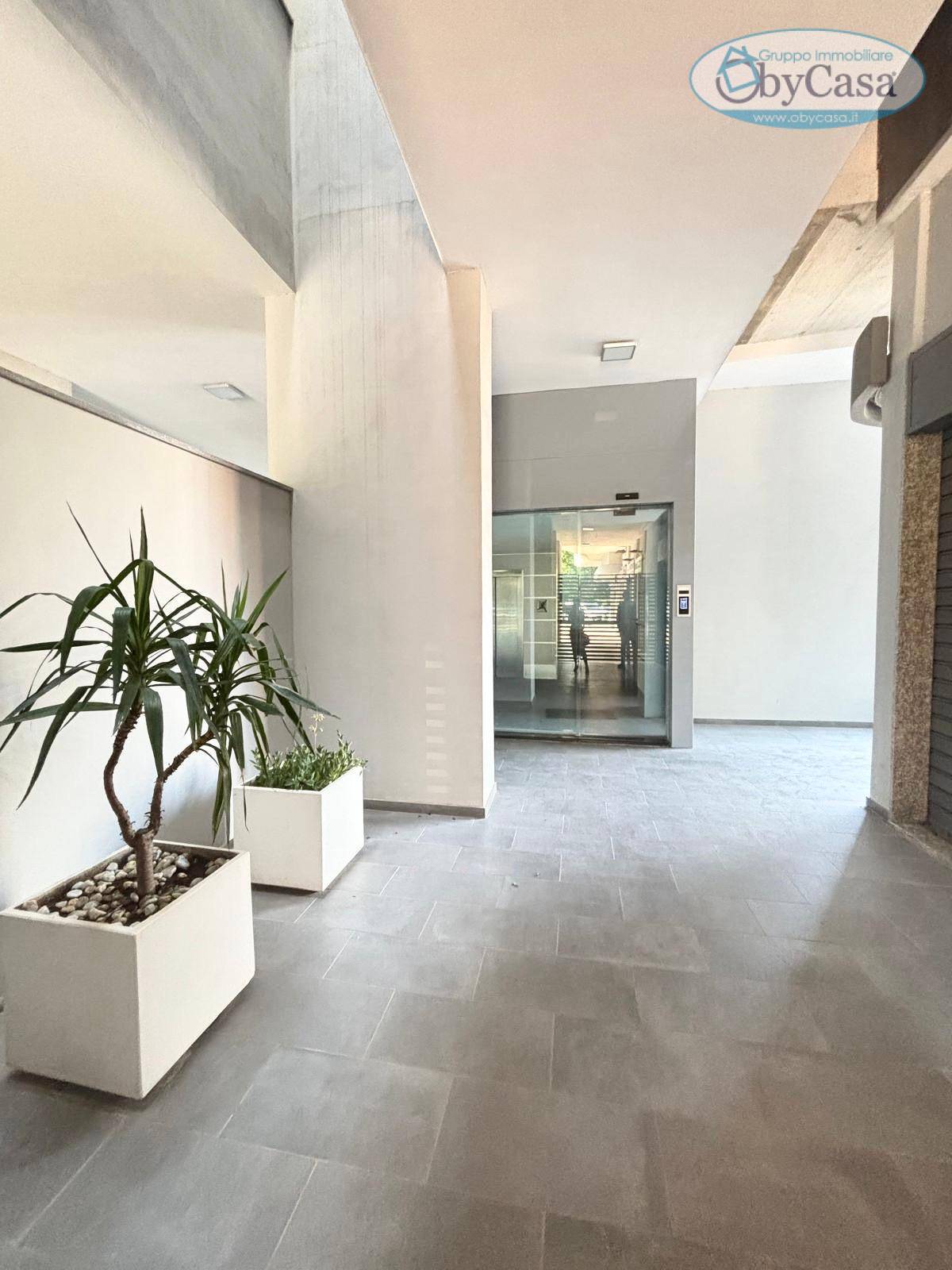 Locale commerciale in vendita a Roma, Portuense