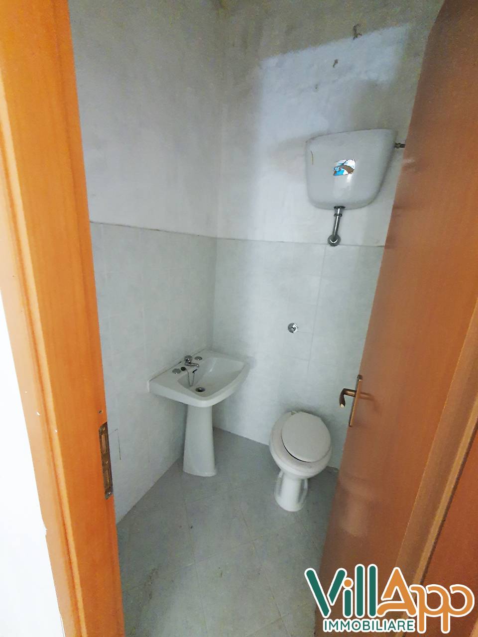 Locale commerciale in vendita a Fondi, Centro Storico