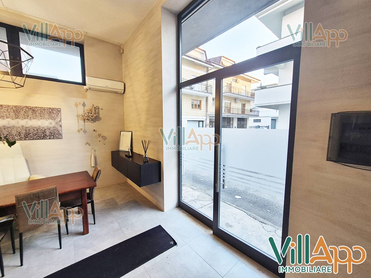 Locale commerciale in affitto a Fondi, Centro (No Centro Storico)