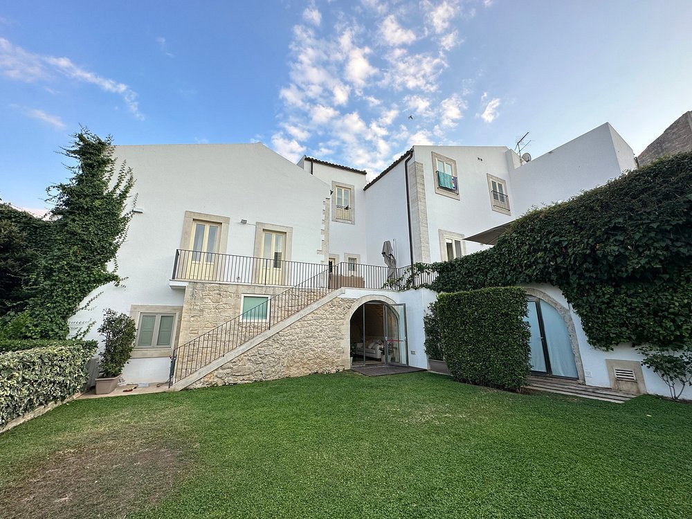 Attivit� commerciale Albergo in vendita a Ragusa