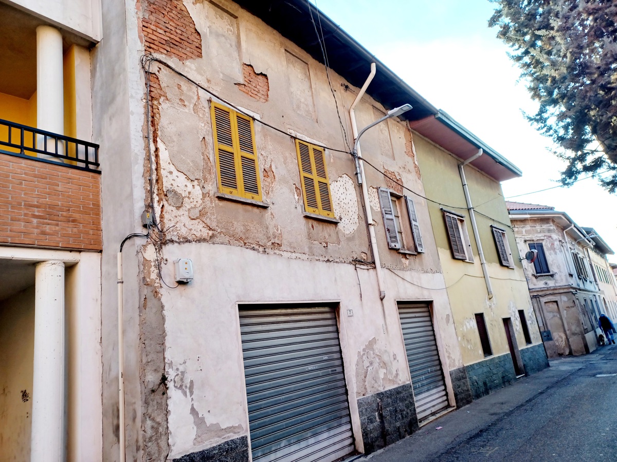 Casa indipendente da ristrutturare a Busto Arsizio