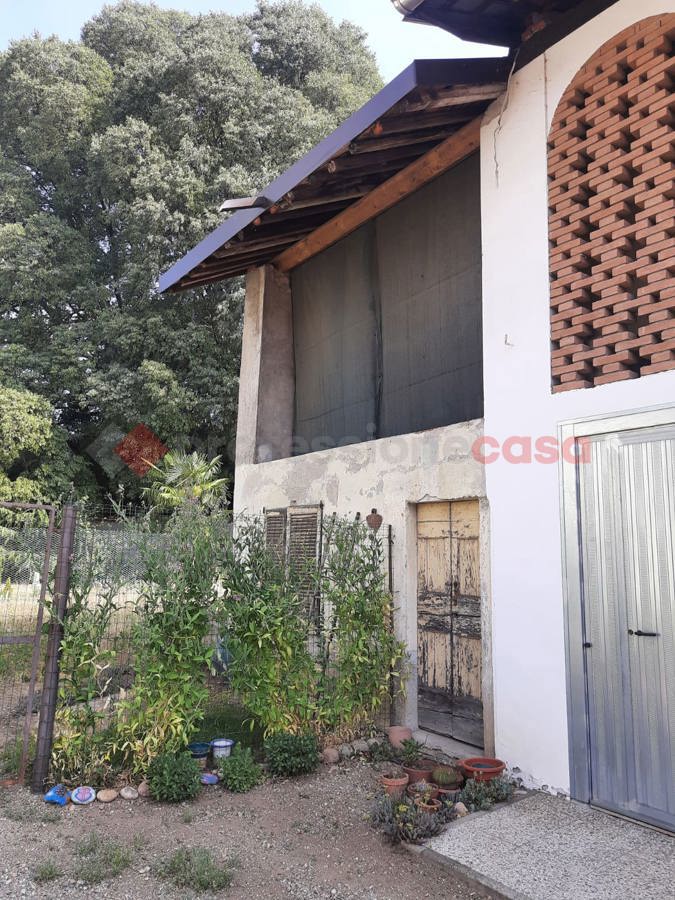 Rustico in vendita a Buscate