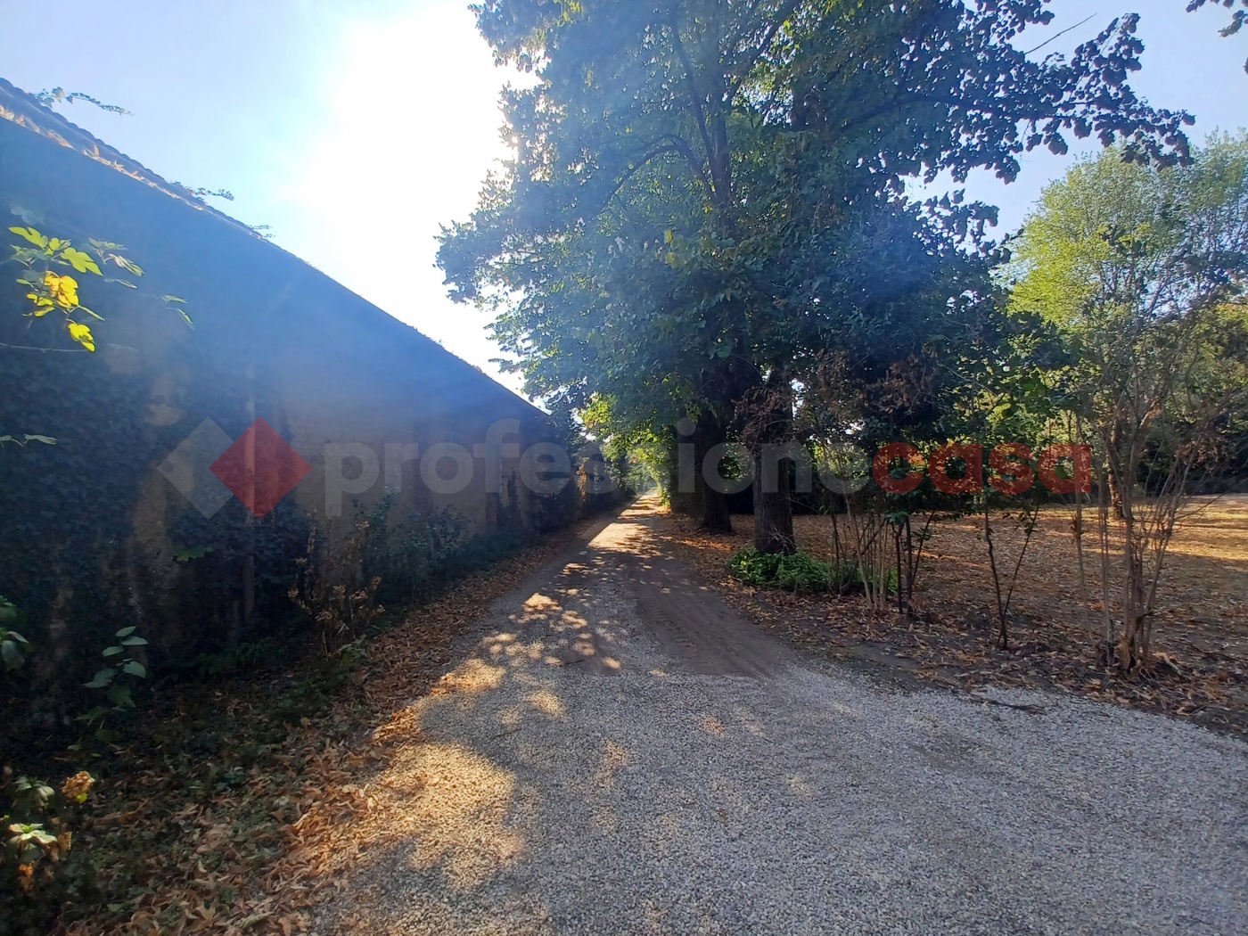 Rustico in vendita a Inveruno