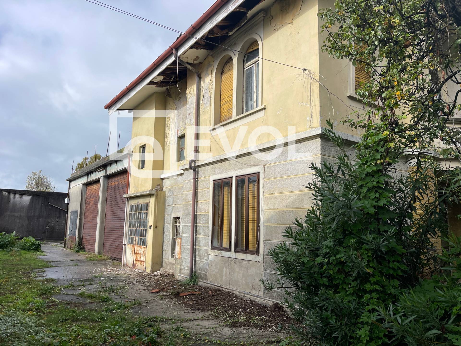 Casa indipendente con terrazzo a Udine