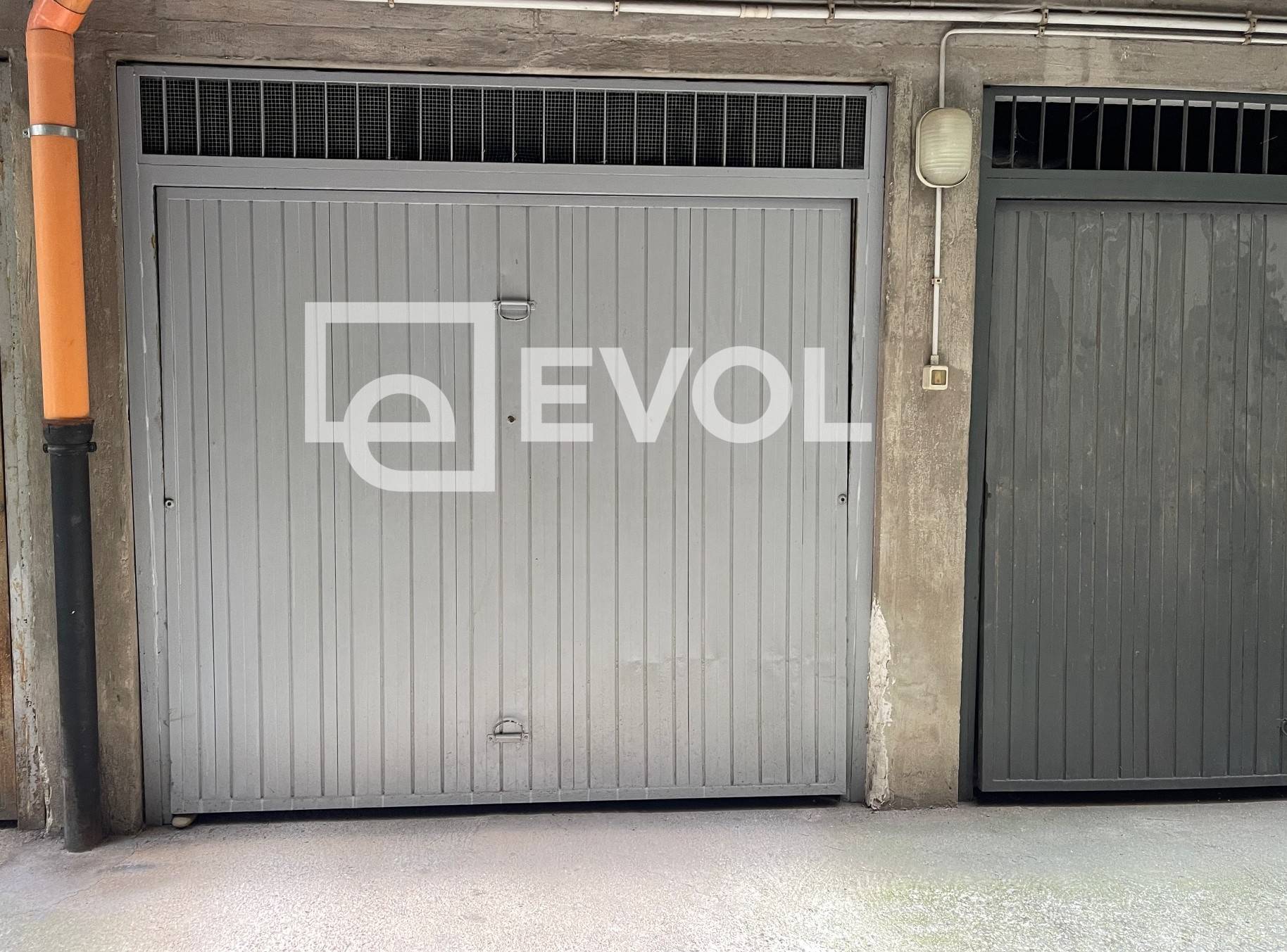 Box o garage in vendita a Pasian di Prato