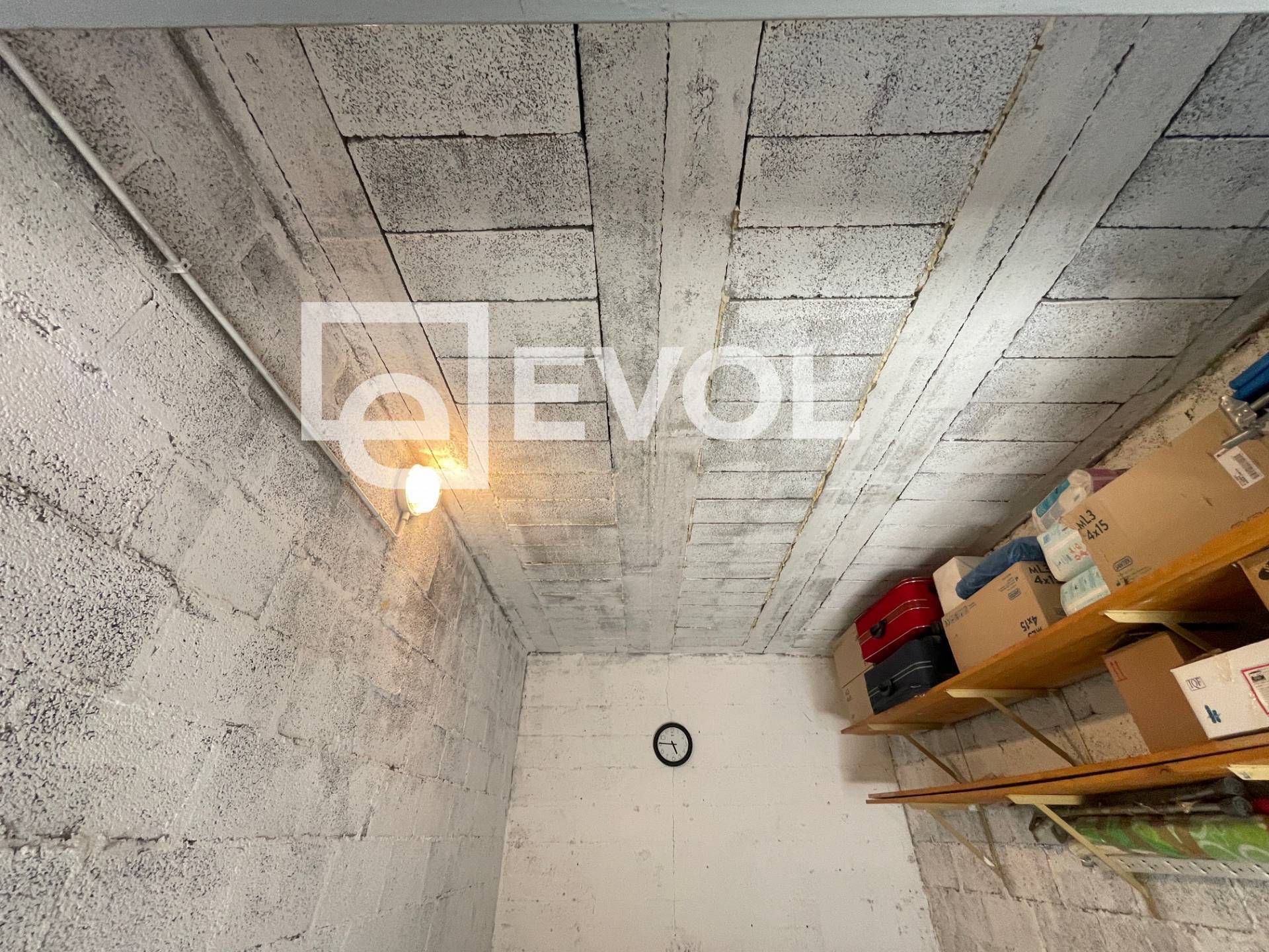 Box o garage in vendita a Pasian di Prato